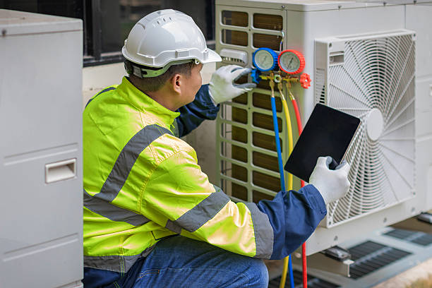 Professional Hvac Installation technician working in Riverview, FL